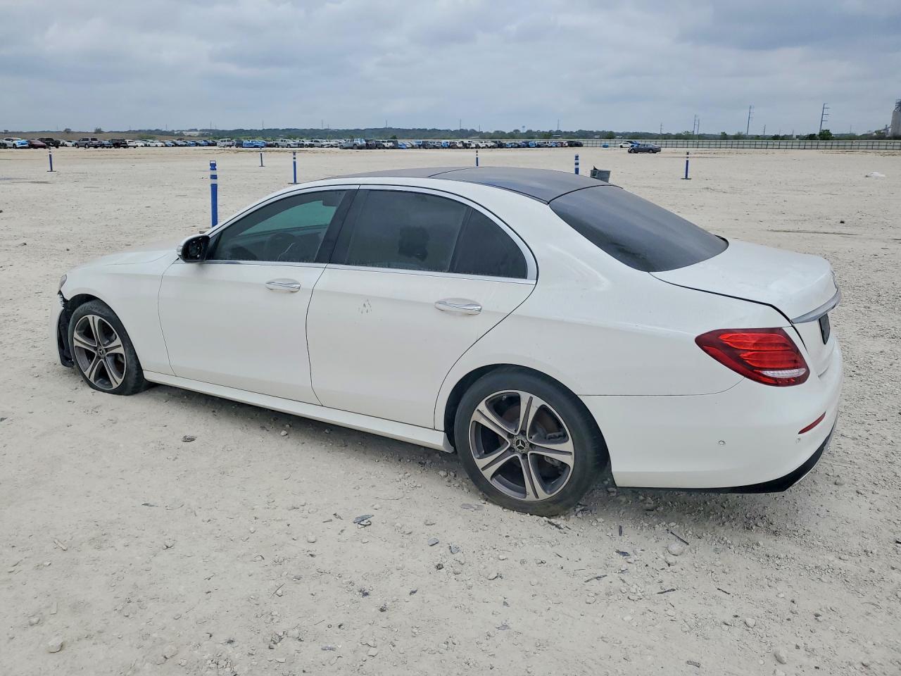 2019 Mercedes-Benz E 300 - zdjęcie 2