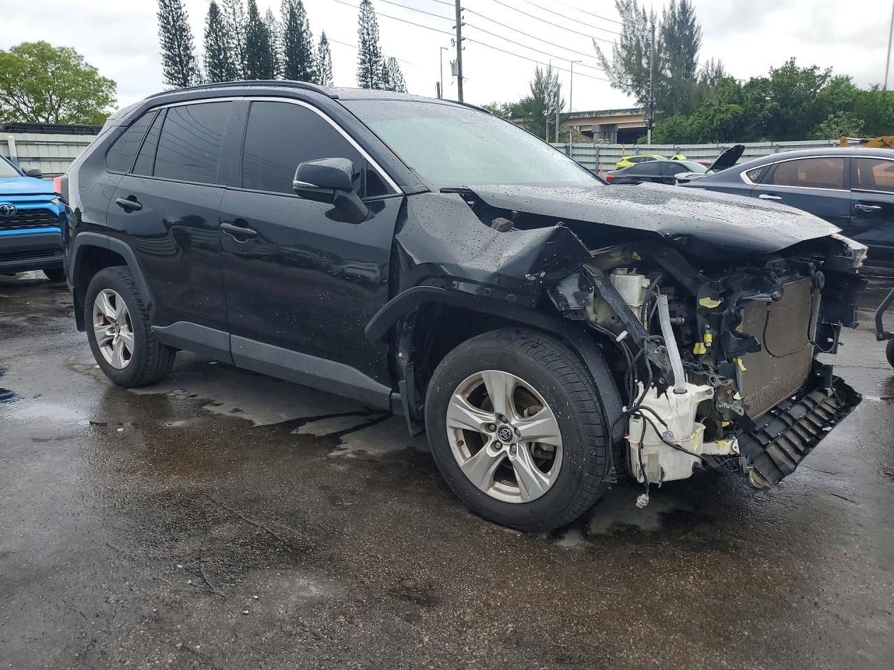 2020 Toyota Rav4 Xle - zdjęcie 4