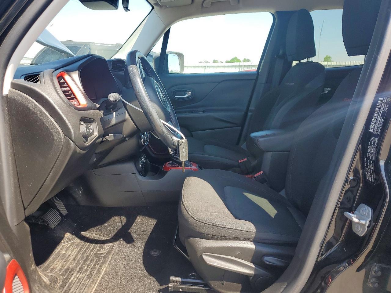 2015 Jeep Renegade Trailhawk - zdjęcie 25