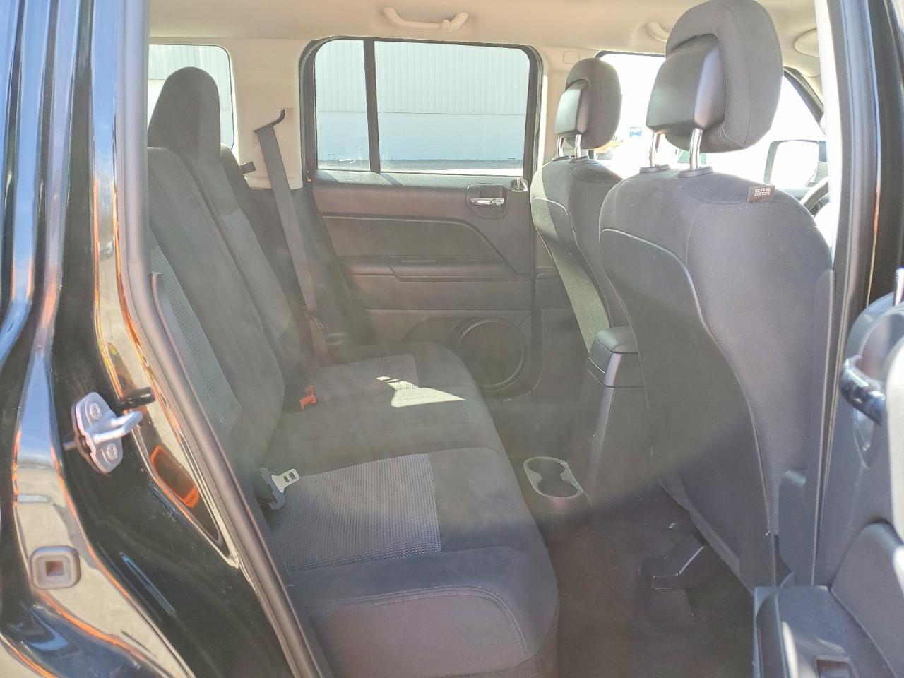 2015 Jeep Patriot Sport - zdjęcie 11