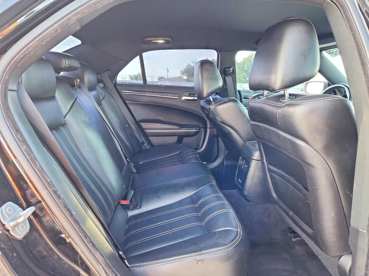 2019 Chrysler 300 S - zdjęcie 10