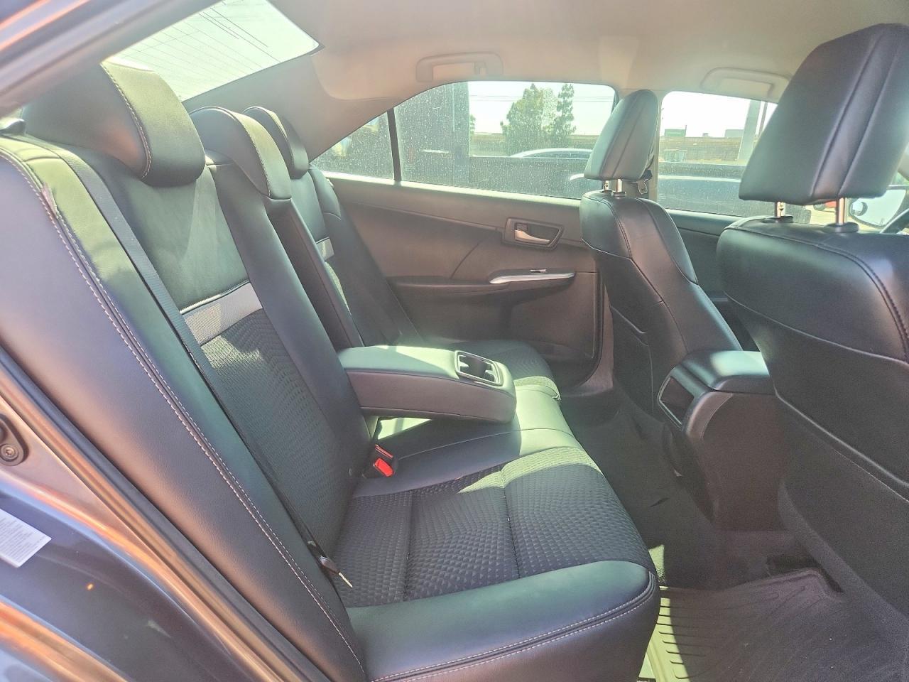 2014 Toyota Camry Se - zdjęcie 10