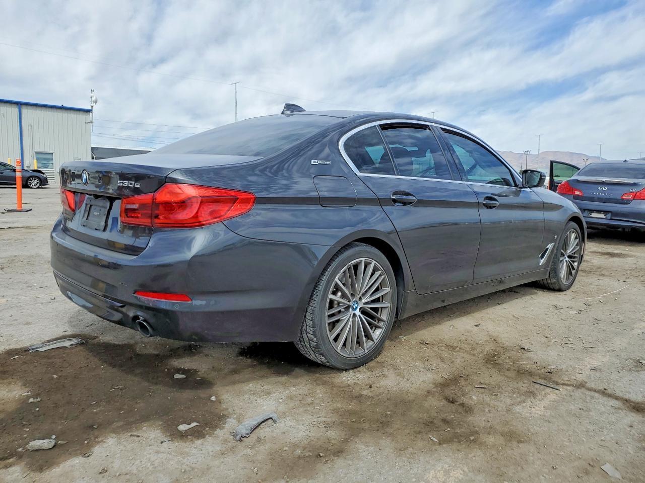 2019 BMW 530E - zdjęcie 3
