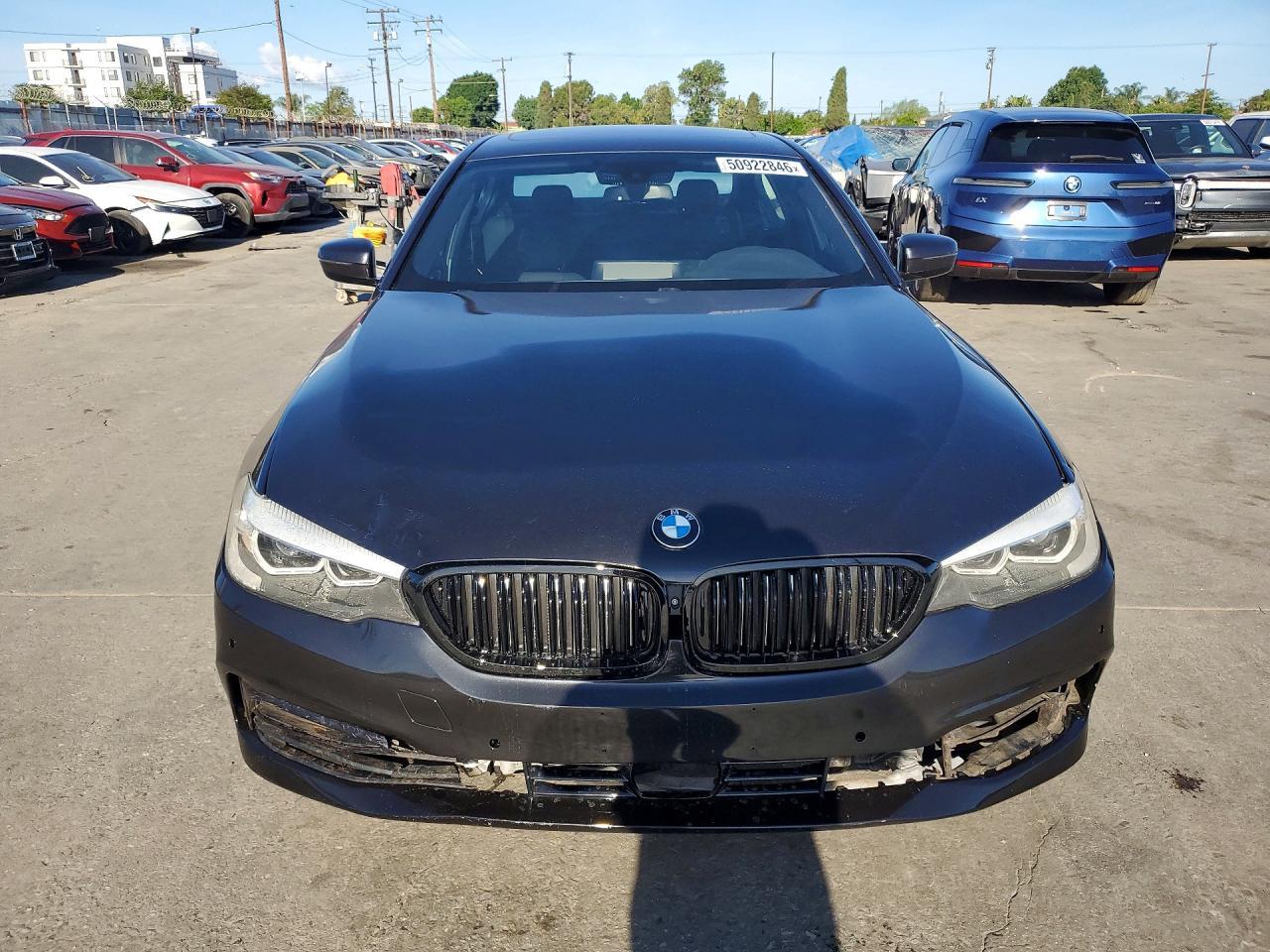 2020 BMW 530 I - zdjęcie 5
