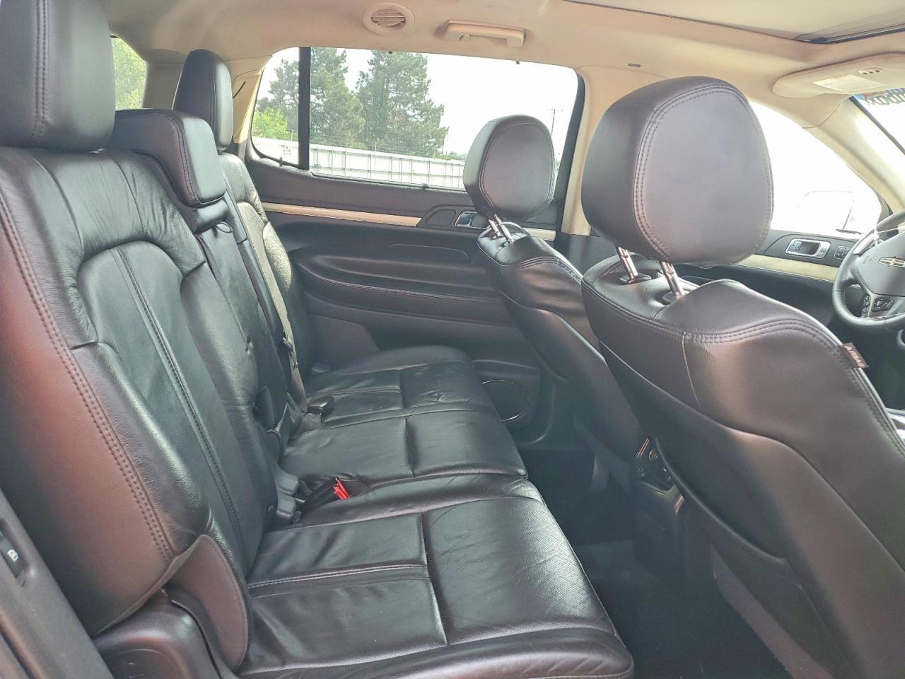2016 Lincoln Mkt - zdjęcie 11