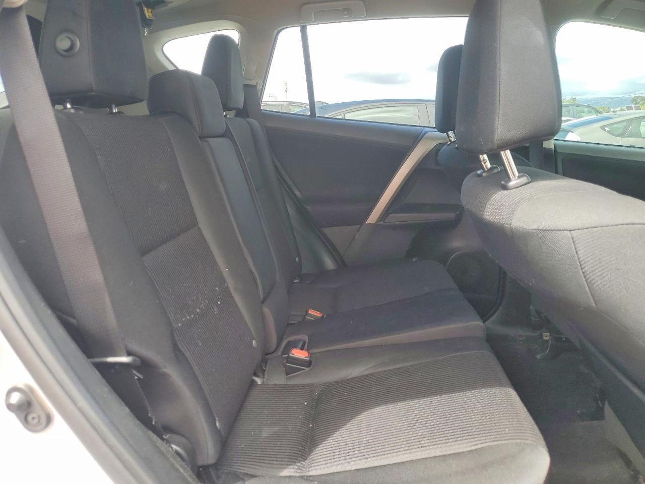 2016 Toyota Rav4 Le - zdjęcie 11
