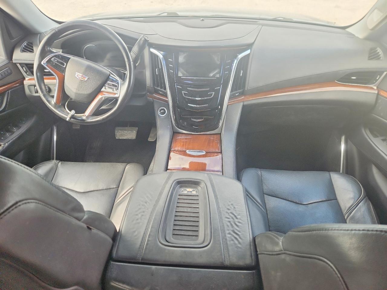 2018 Cadillac Escalade Luxury - zdjęcie 8