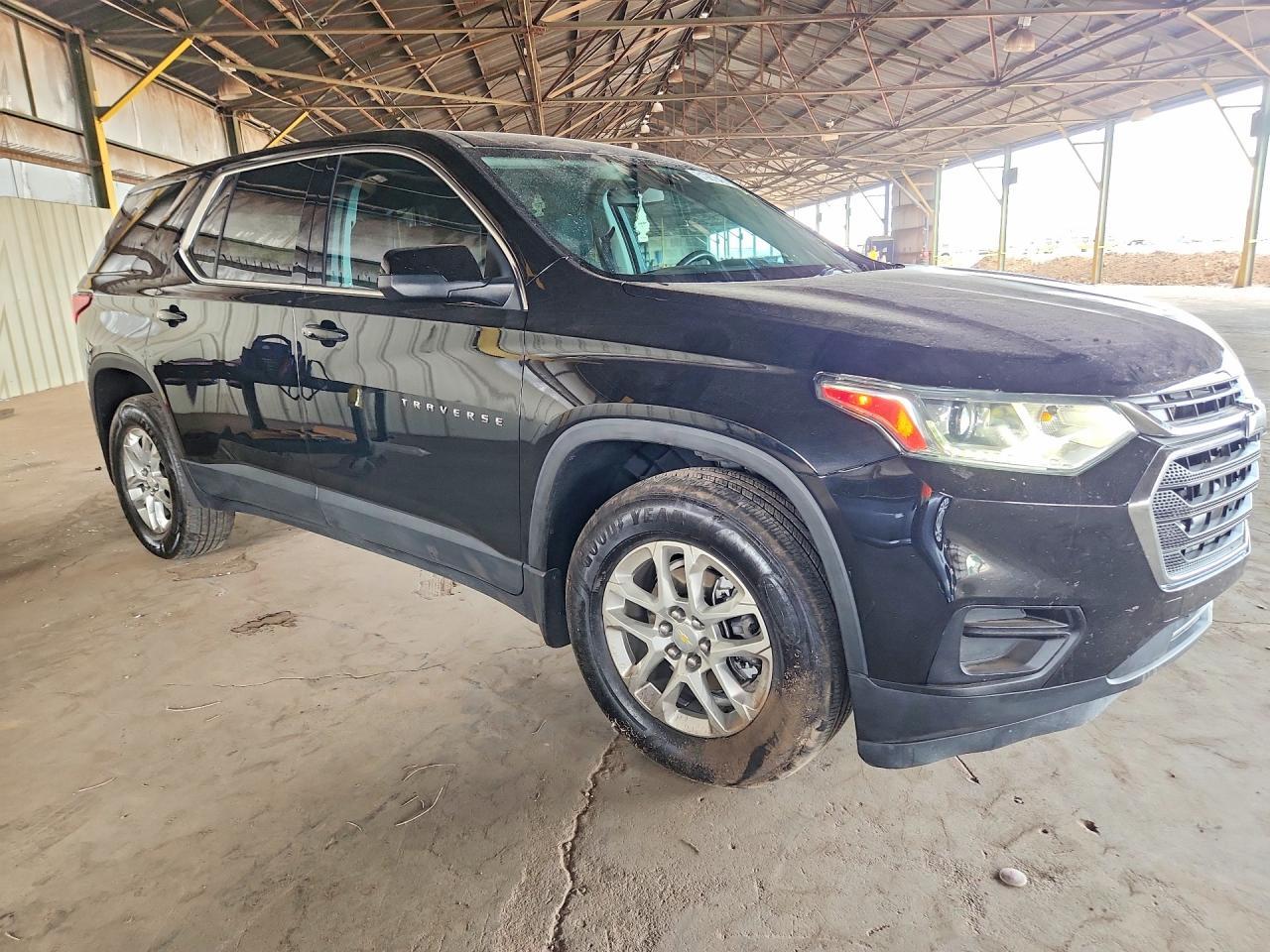 2021 Chevrolet Traverse Ls - zdjęcie 4