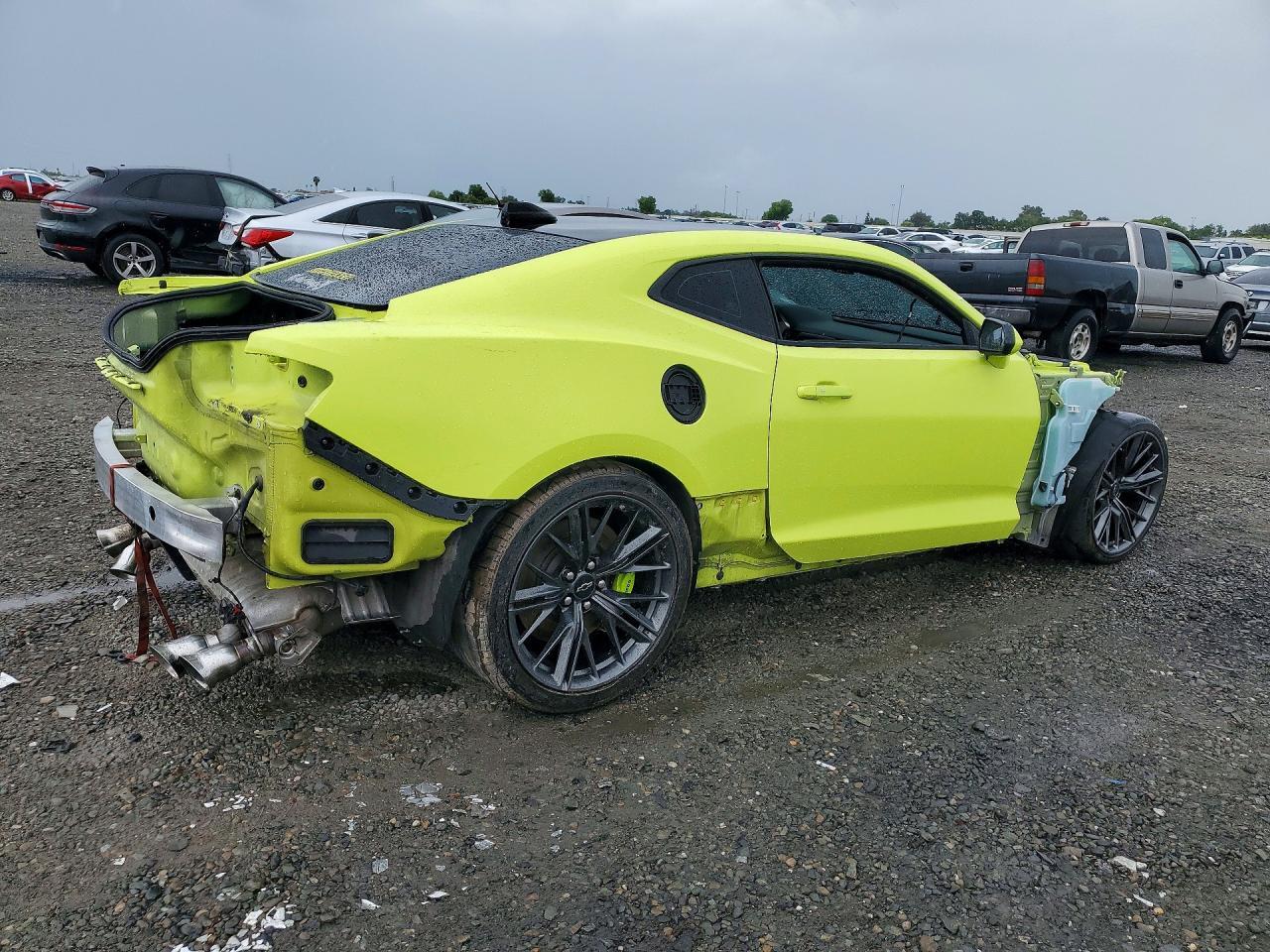 2021 Chevrolet Camaro Zl1 - zdjęcie 3