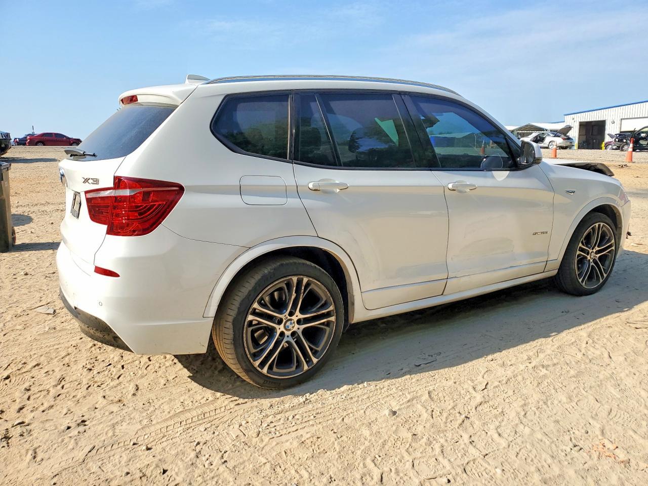 2017 BMW X3 Sdrive28I - zdjęcie 3