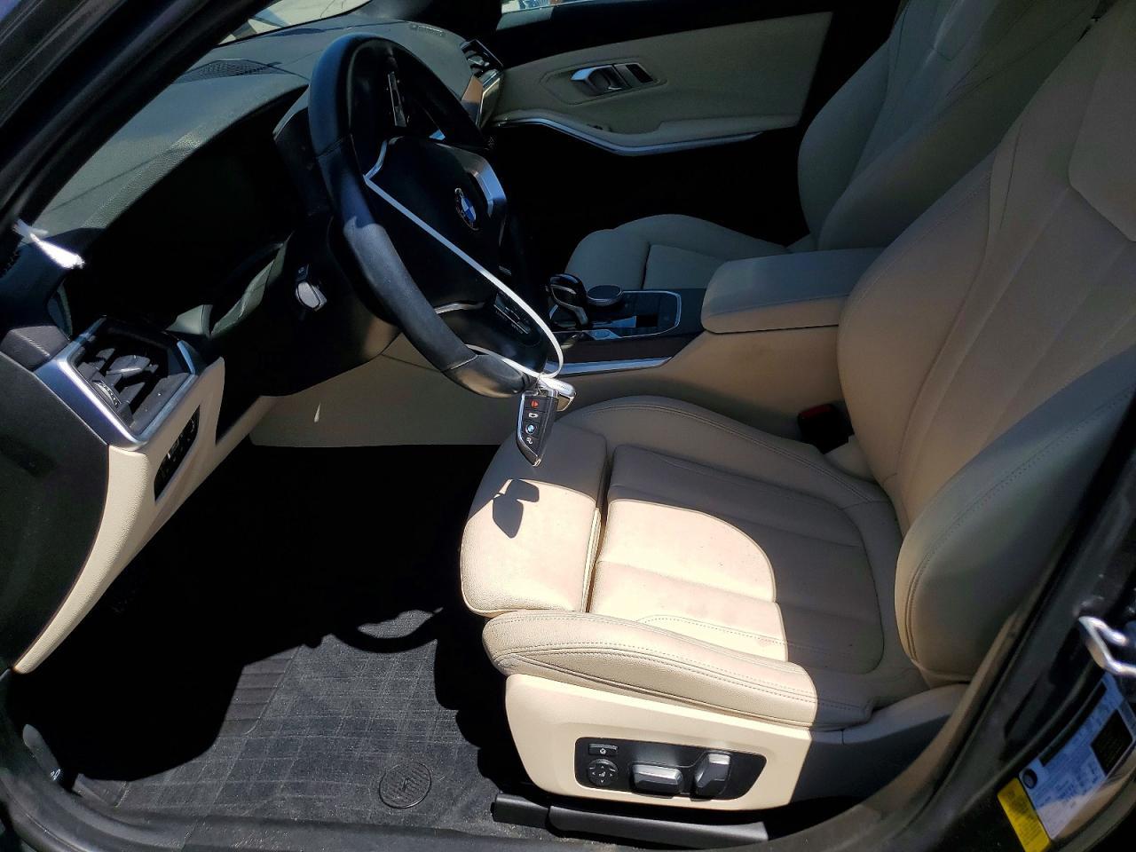 2020 BMW 330I - zdjęcie 7