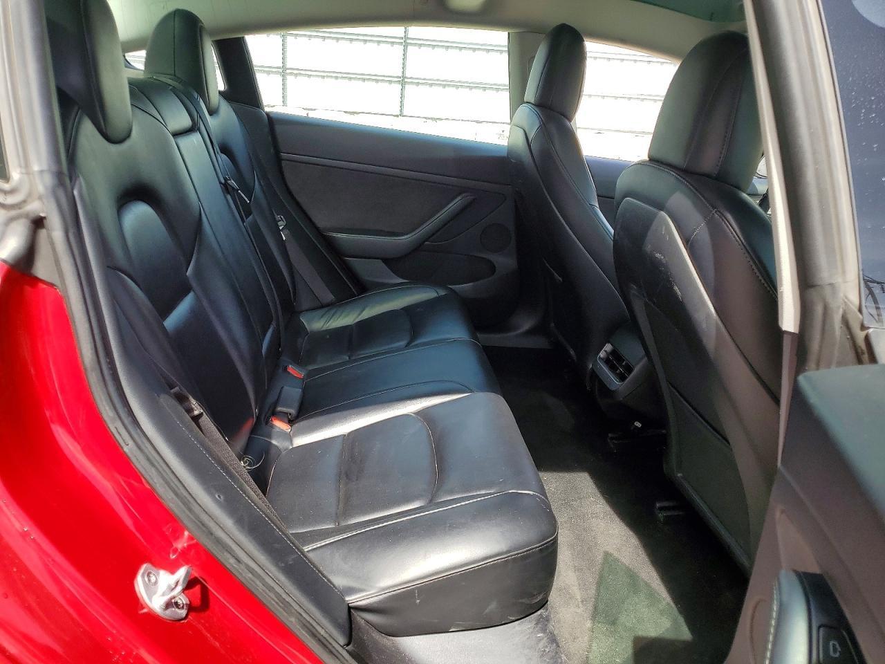 2022 Tesla Model 3 - zdjęcie 10