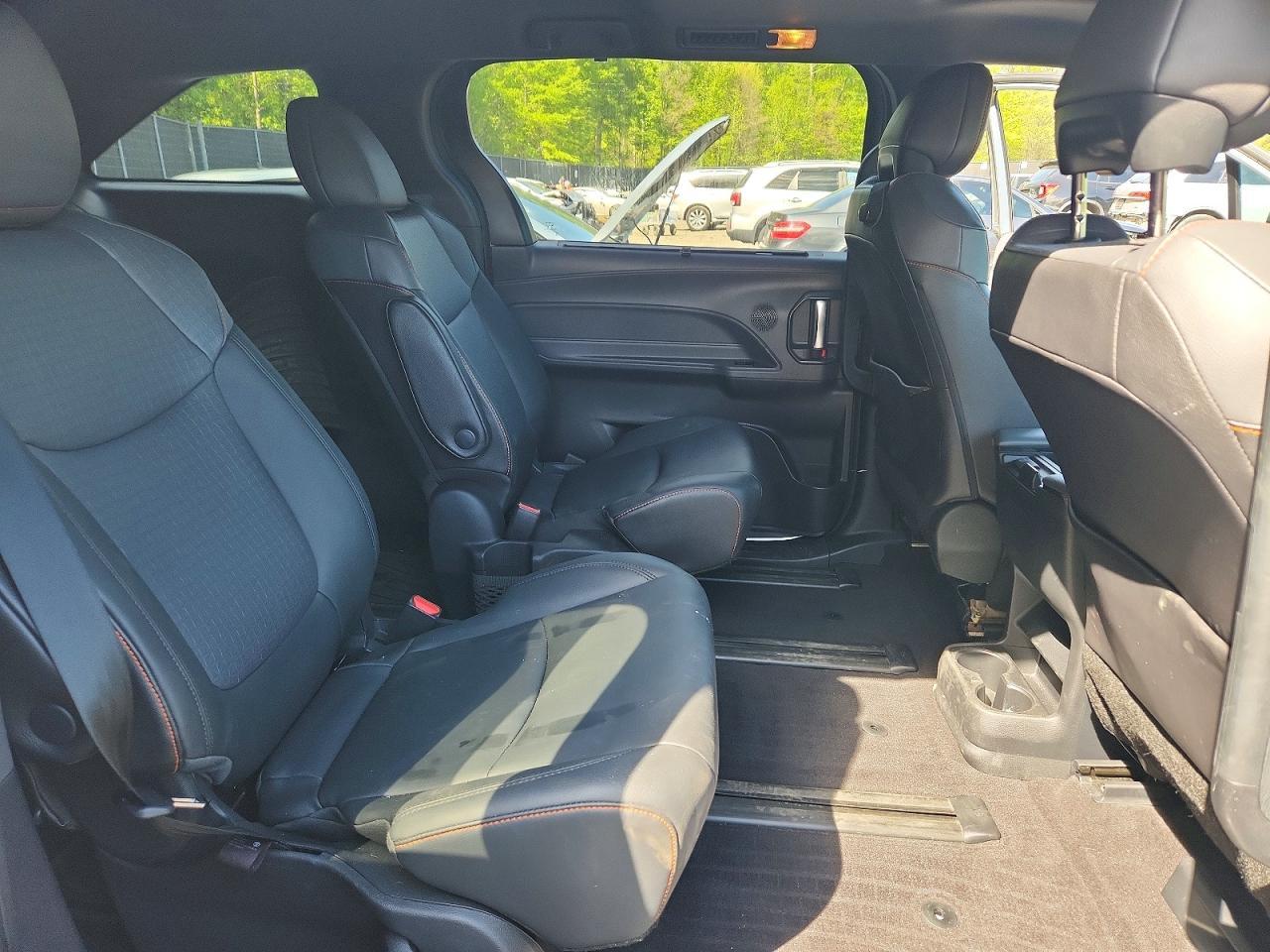 2021 Toyota Sienna Xse - zdjęcie 11