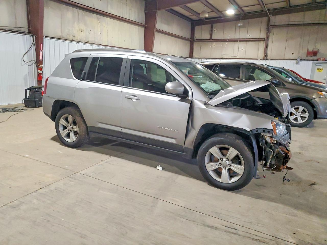 2015 Jeep Compass Latitude - zdjęcie 4