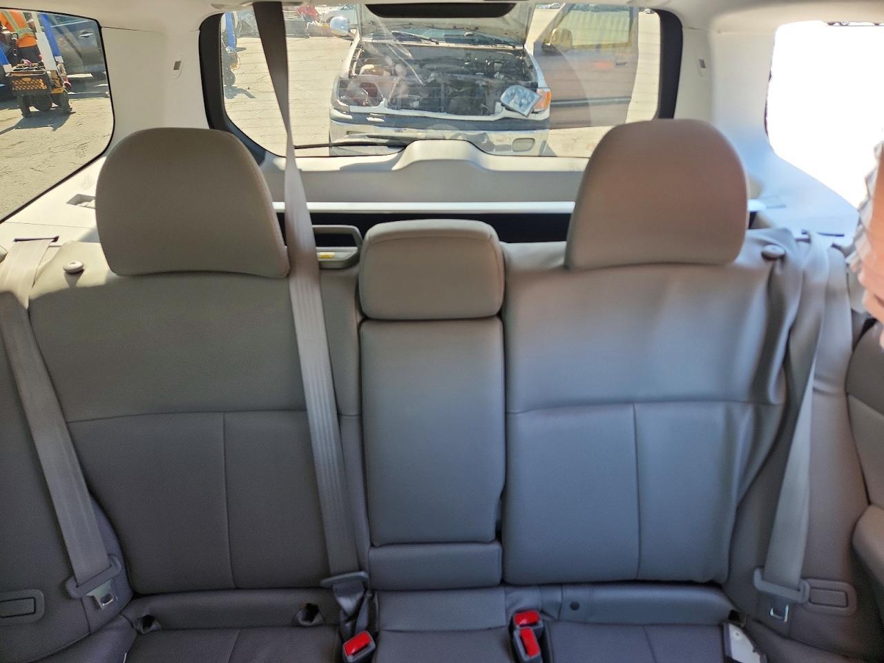 2013 Subaru Forester Touring - zdjęcie 10