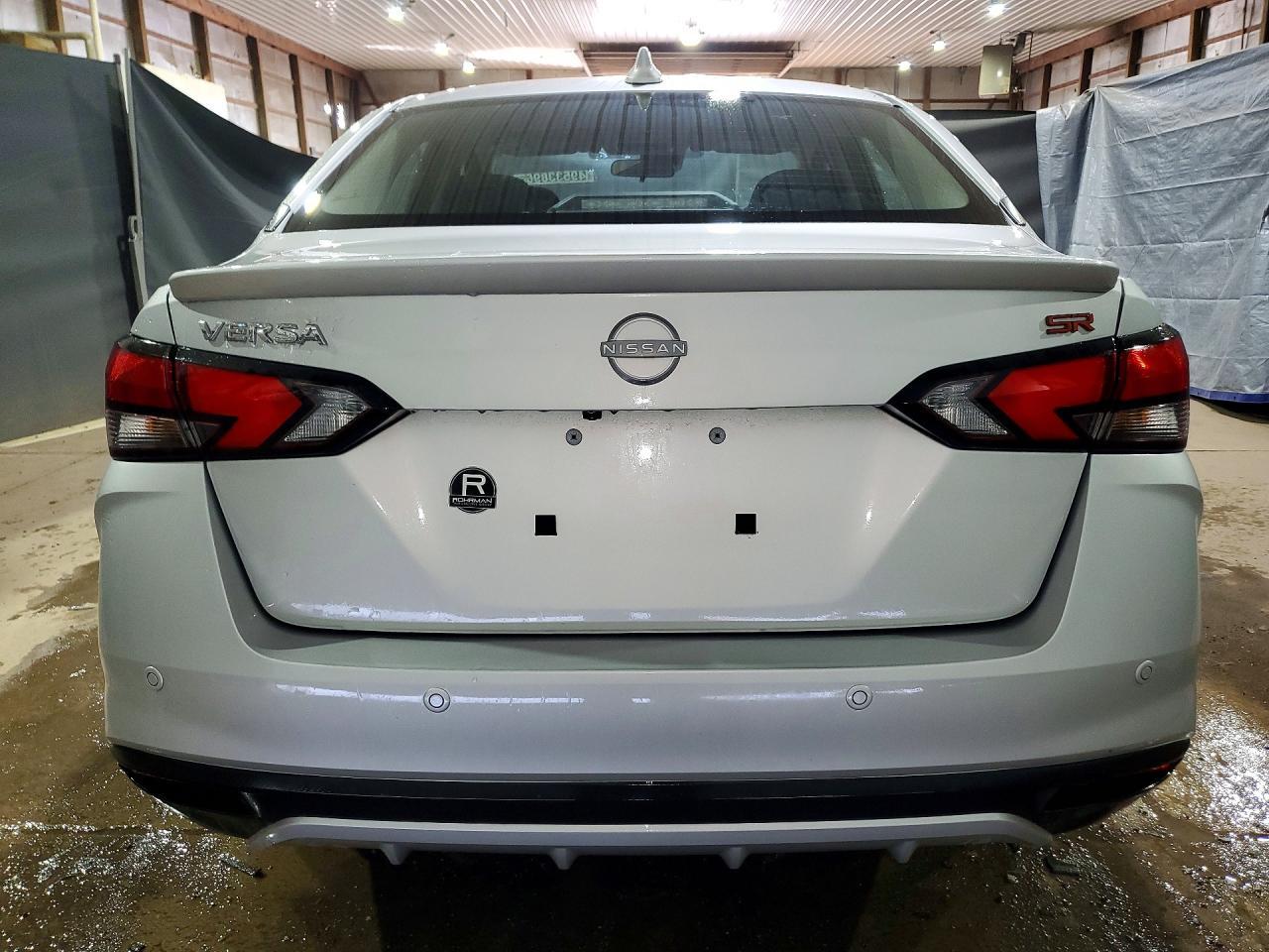 2025 Nissan Versa Sr - zdjęcie 6