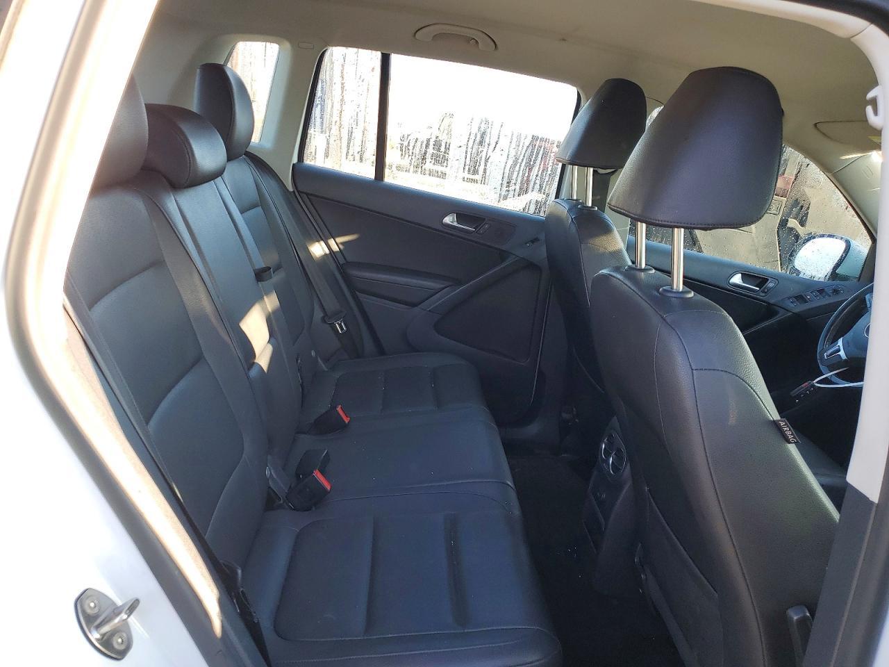 2017 Volkswagen Tiguan S - zdjęcie 10