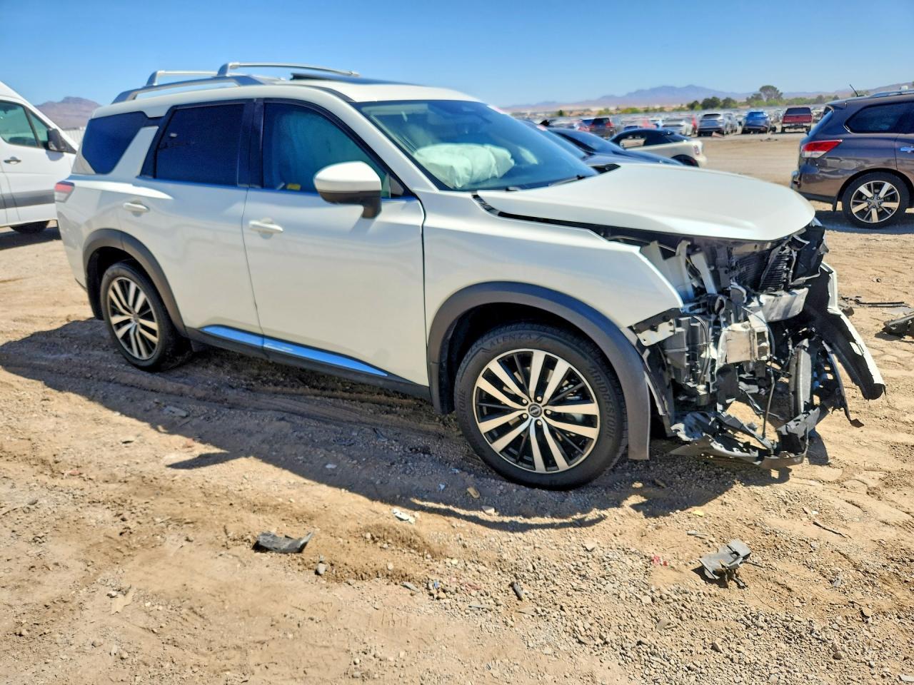 2024 Nissan Pathfinder Platinum 4Wd - zdjęcie 4