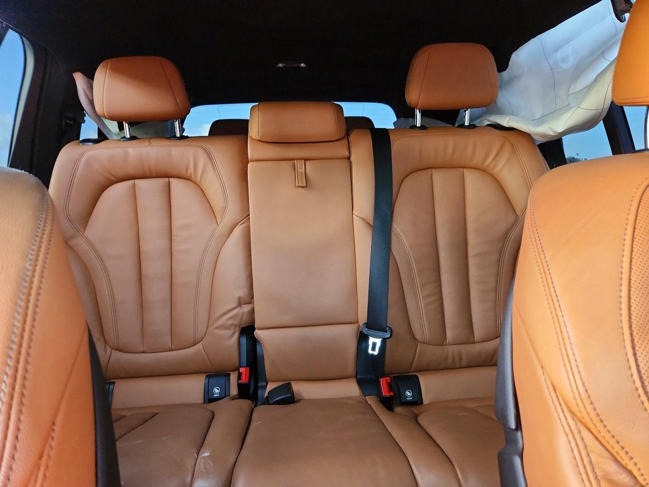 2022 BMW X7 xDrive40I - zdjęcie 10