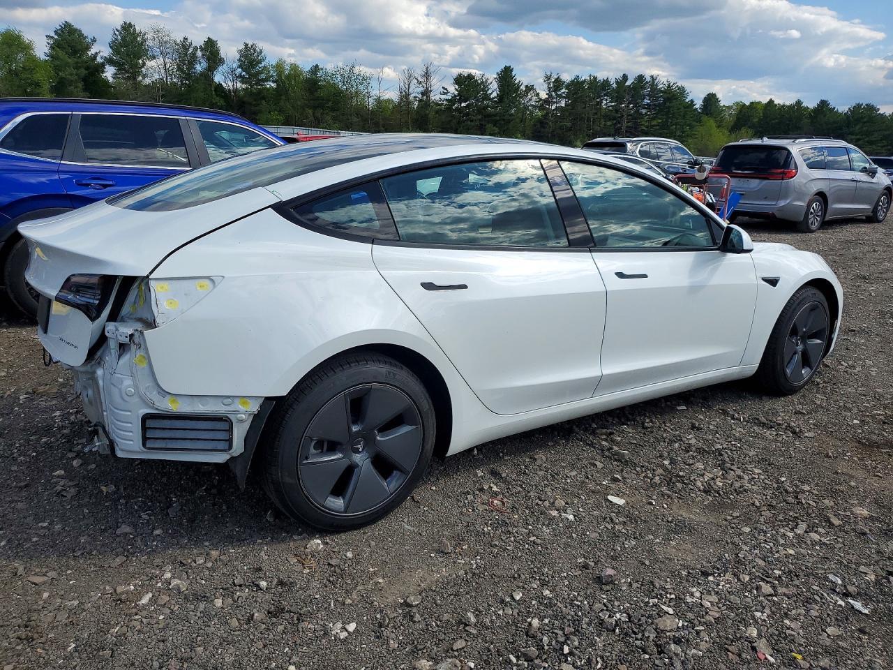 2022 Tesla Model 3 - zdjęcie 3