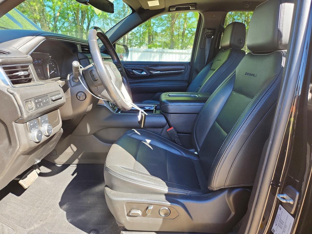 2021 GMC Yukon Denali - zdjęcie 7