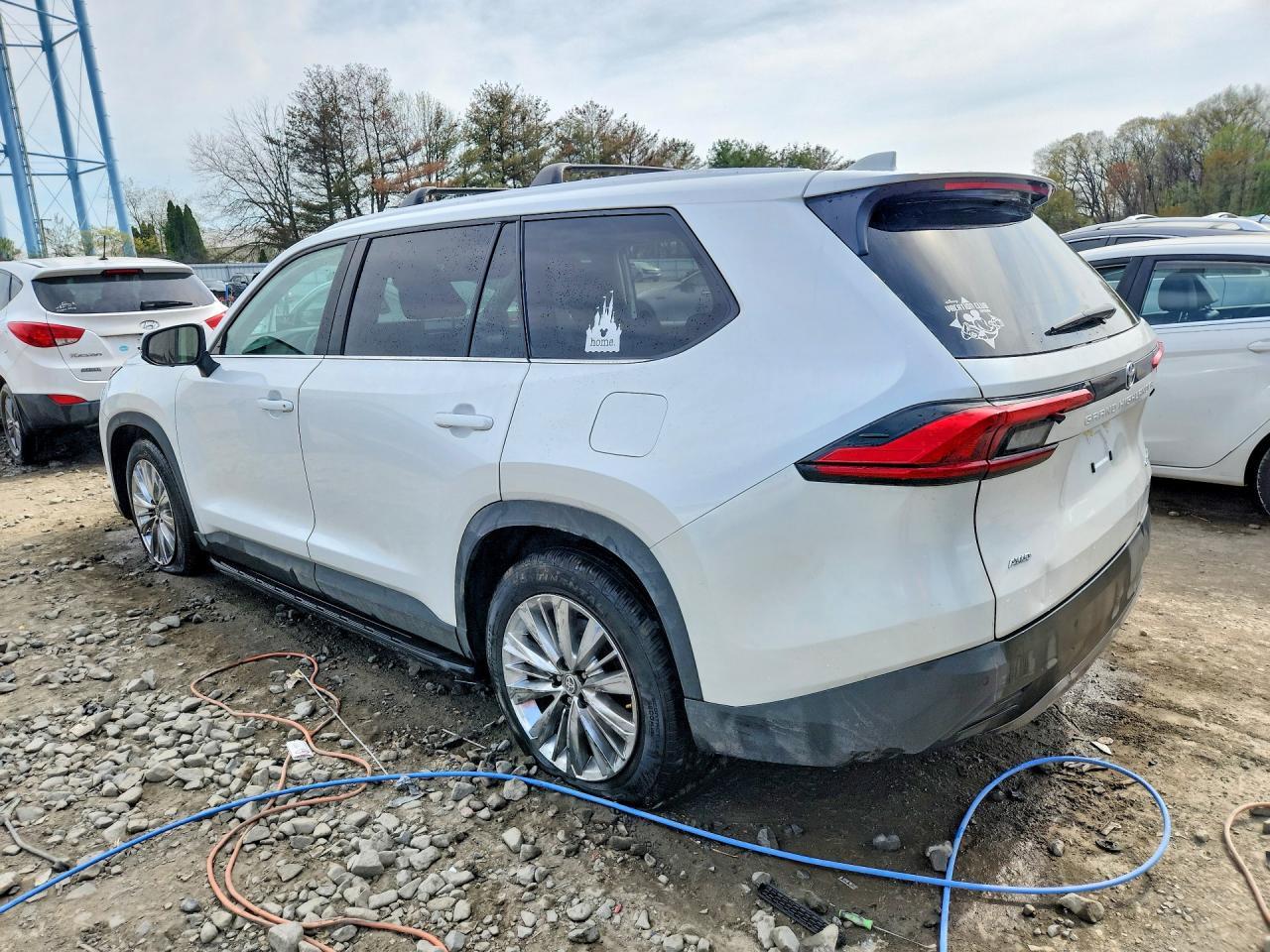 2024 Toyota Grand Highlander Platinum - zdjęcie 2