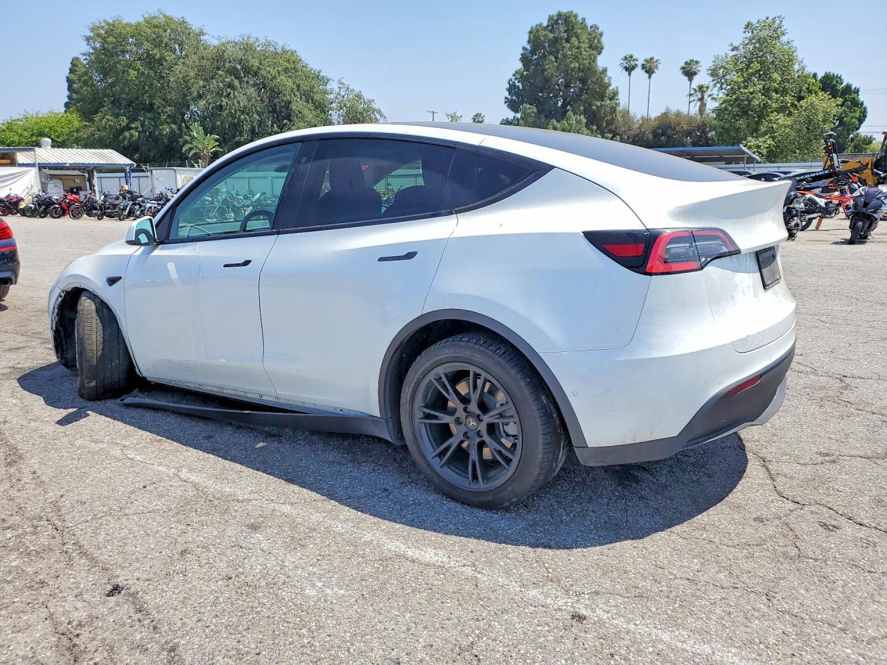 2020 Tesla Model Y - zdjęcie 2
