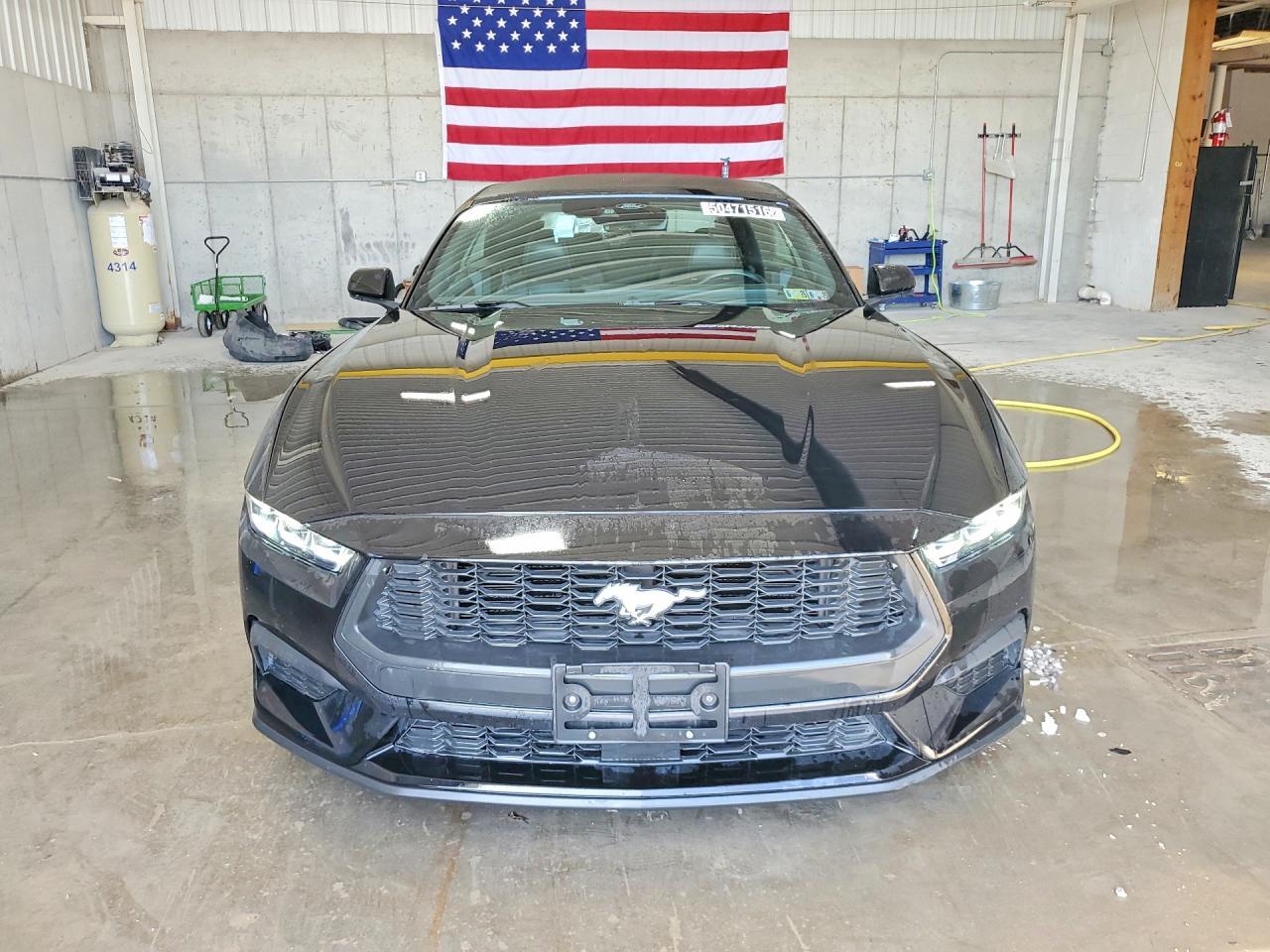 2024 Ford Mustang - zdjęcie 5