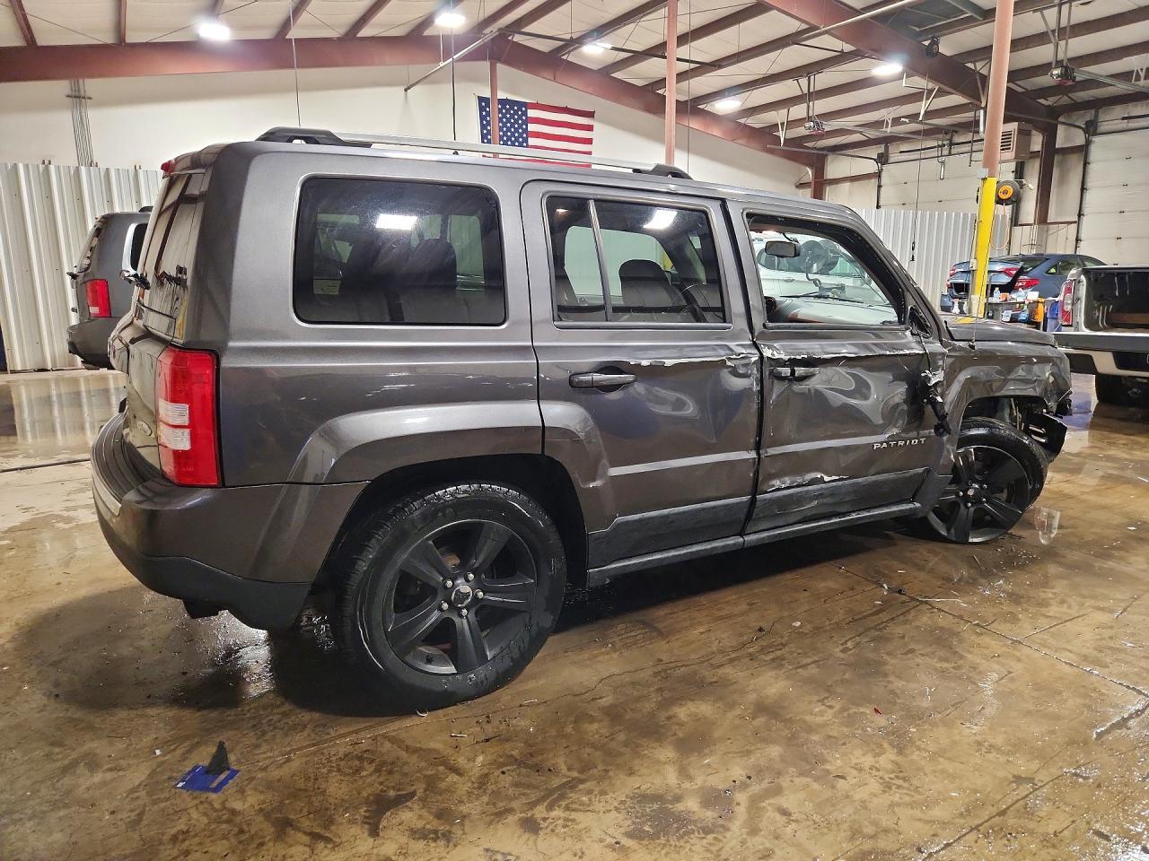 2016 Jeep Patriot Latitude - zdjęcie 3