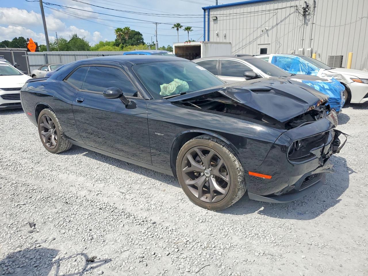 2018 Dodge Challenger R - zdjęcie 4