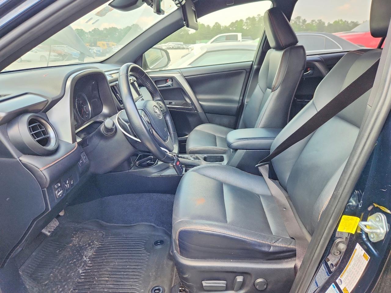 2017 Toyota Rav4 Se - zdjęcie 7