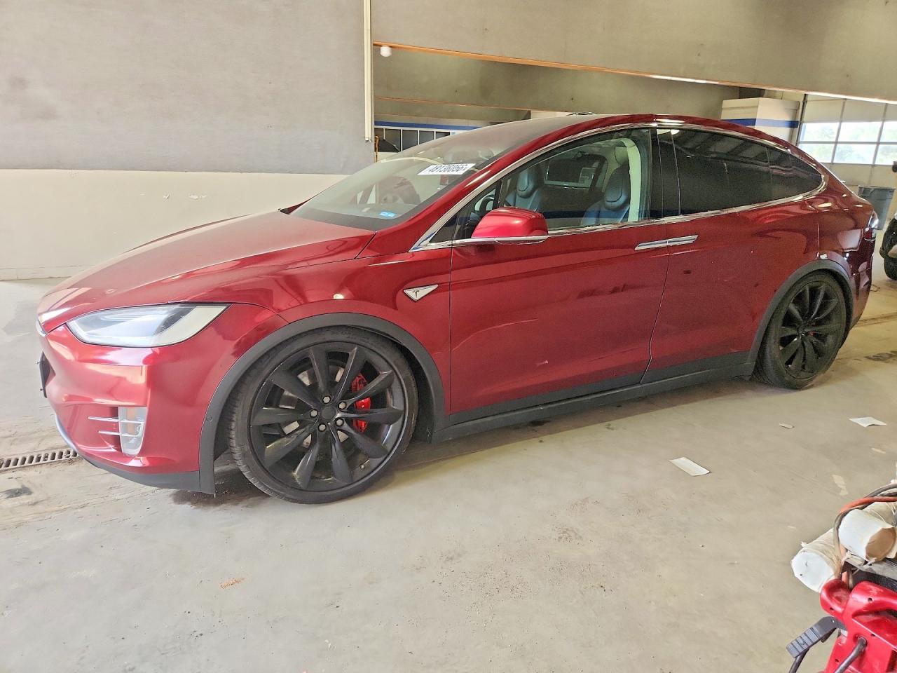 2016 Tesla Model X - zdjęcie główne