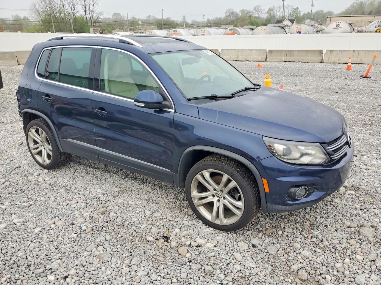 2016 Volkswagen Tiguan S - zdjęcie 4