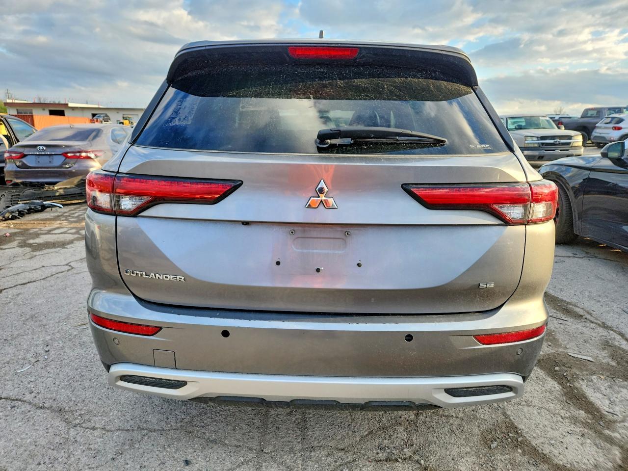 2022 Mitsubishi Outlander Se - zdjęcie 6