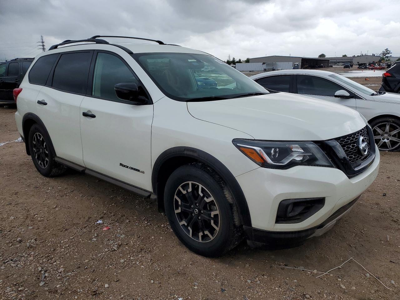 2020 Nissan Pathfinder Sv - zdjęcie 4