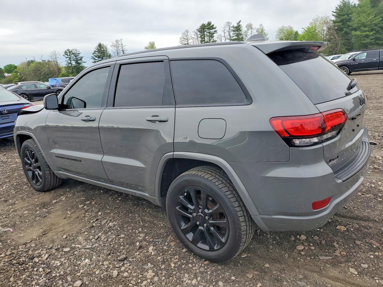 2019 Jeep Grand Cherokee Laredo - zdjęcie 2