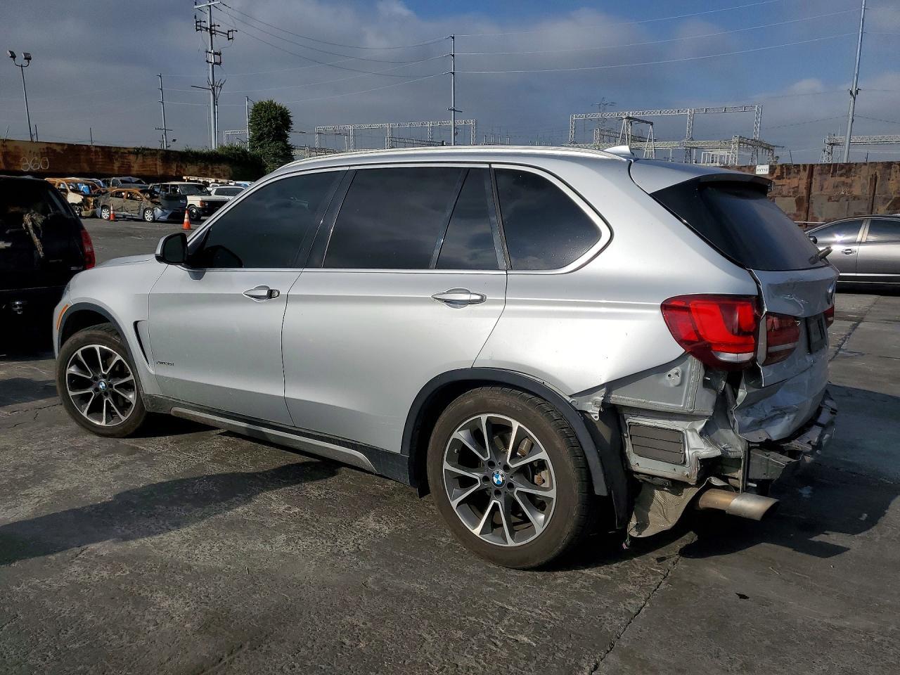 2017 BMW X5 xDrive35I - zdjęcie 2