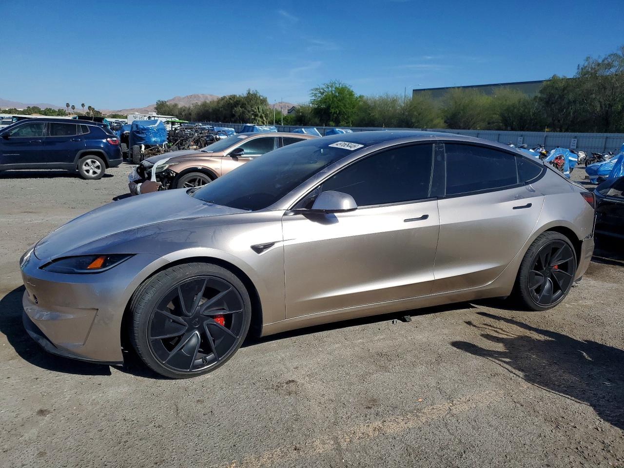 2024 Tesla Model 3 - zdjęcie główne