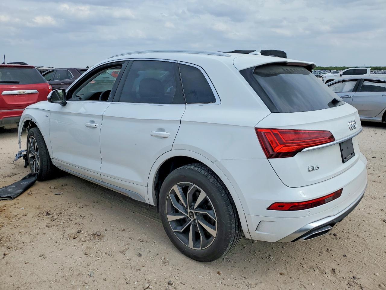 2024 Audi Q5 Premium 45 - zdjęcie 2