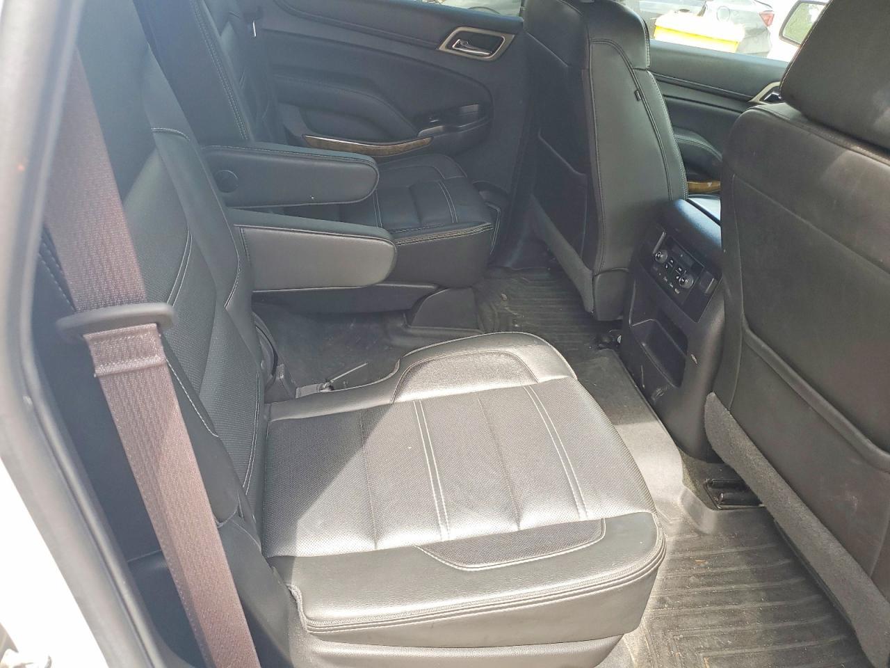 2017 GMC Yukon Denali - zdjęcie 10