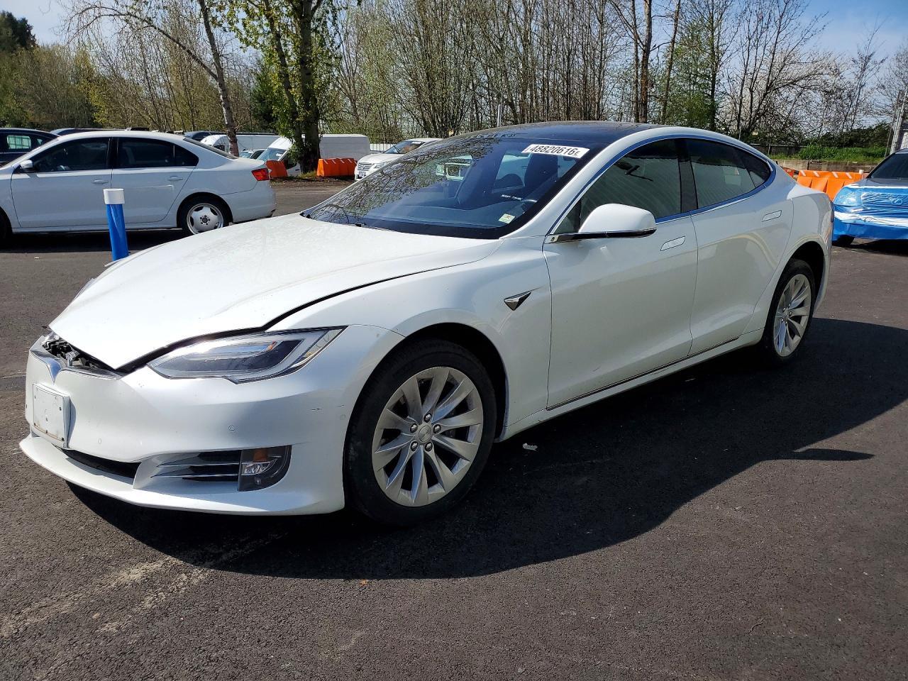 2017 Tesla Model S - zdjęcie główne