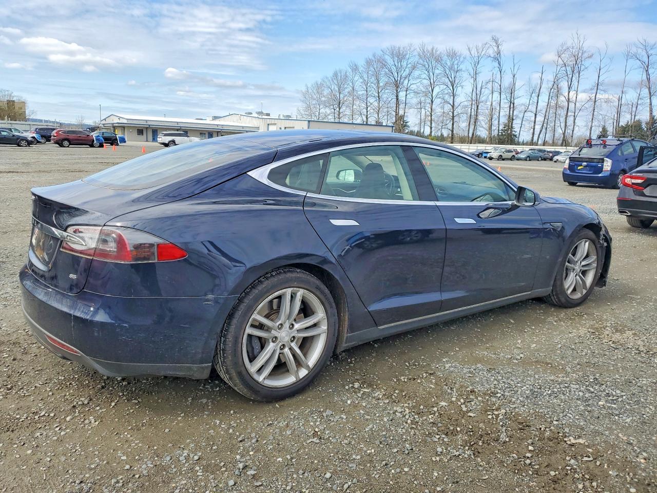 2013 Tesla Model S - zdjęcie 3
