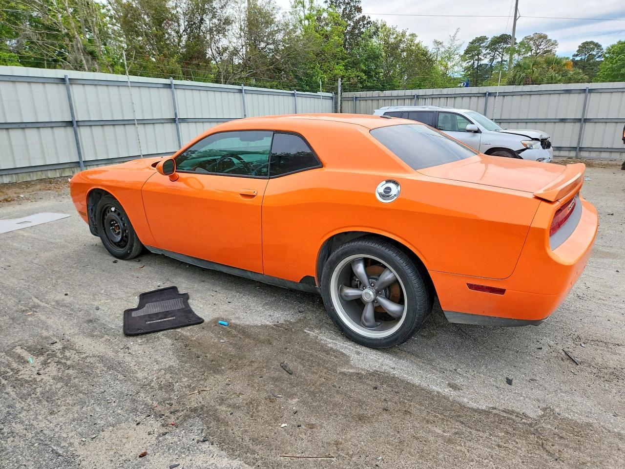 2014 Dodge Challenger Sxt - zdjęcie 2