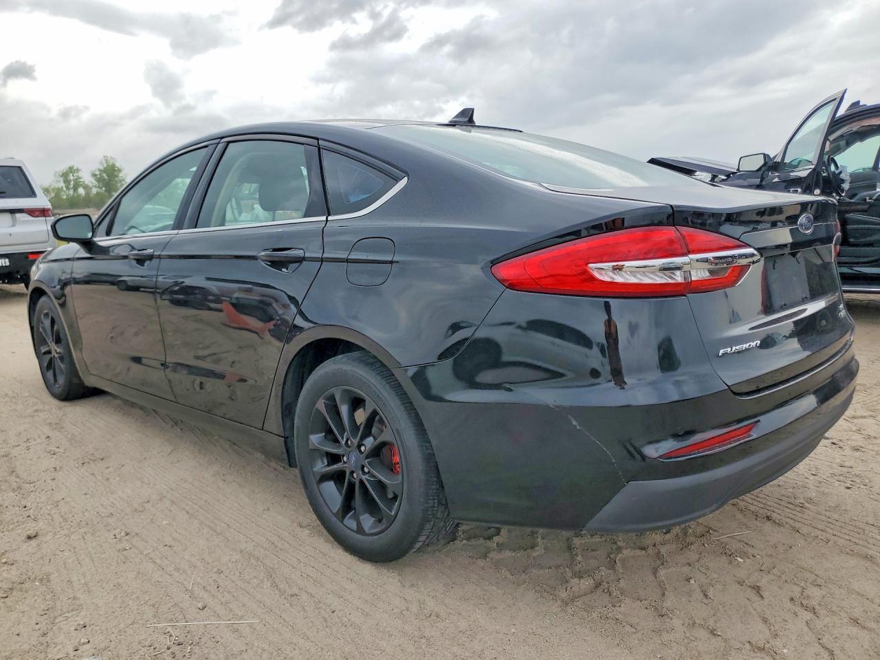2020 Ford Fusion Se - zdjęcie 2