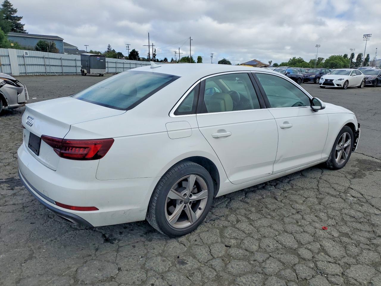 2019 Audi A4 Premium - zdjęcie 3
