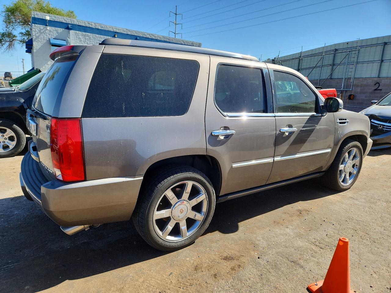 2013 Cadillac Escalade Luxury - zdjęcie 3