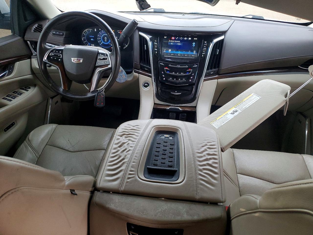 2016 Cadillac Escalade Luxury - zdjęcie 8