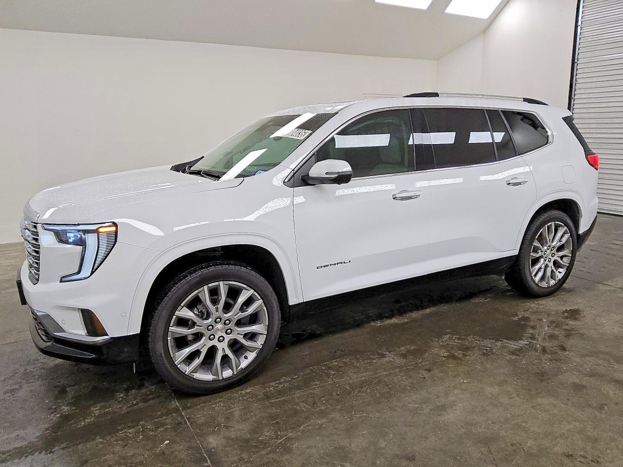 2025 GMC Acadia Denali - zdjęcie główne