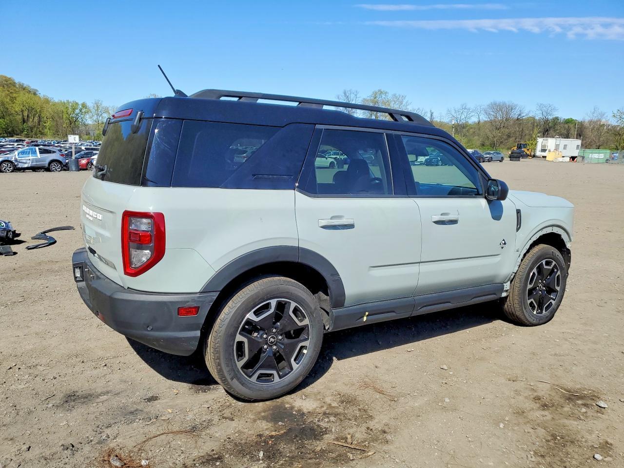 2024 Ford Bronco Sport Outer Banks - zdjęcie 3