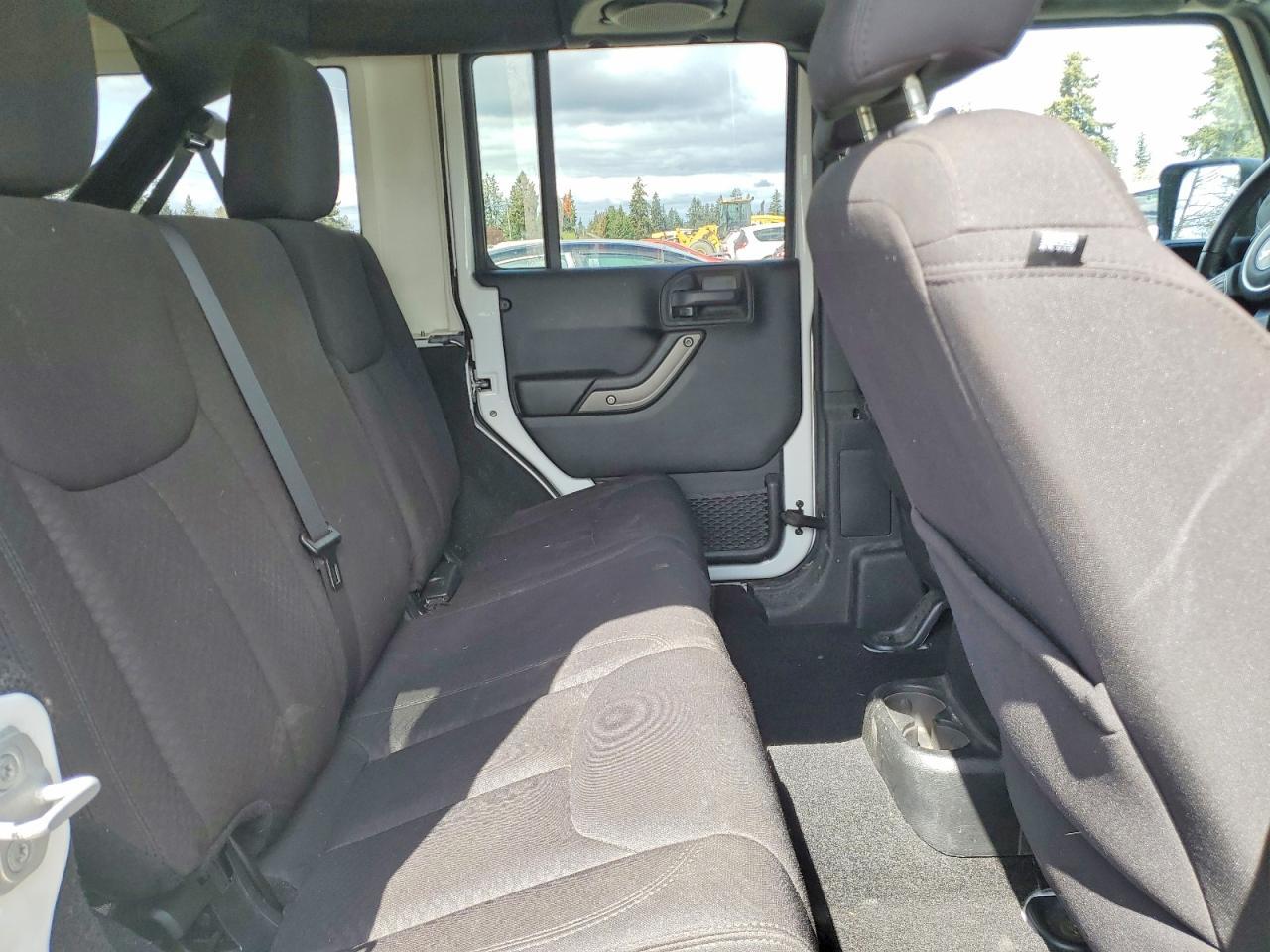 2013 Jeep Wrangler Unlimited Sport - zdjęcie 11